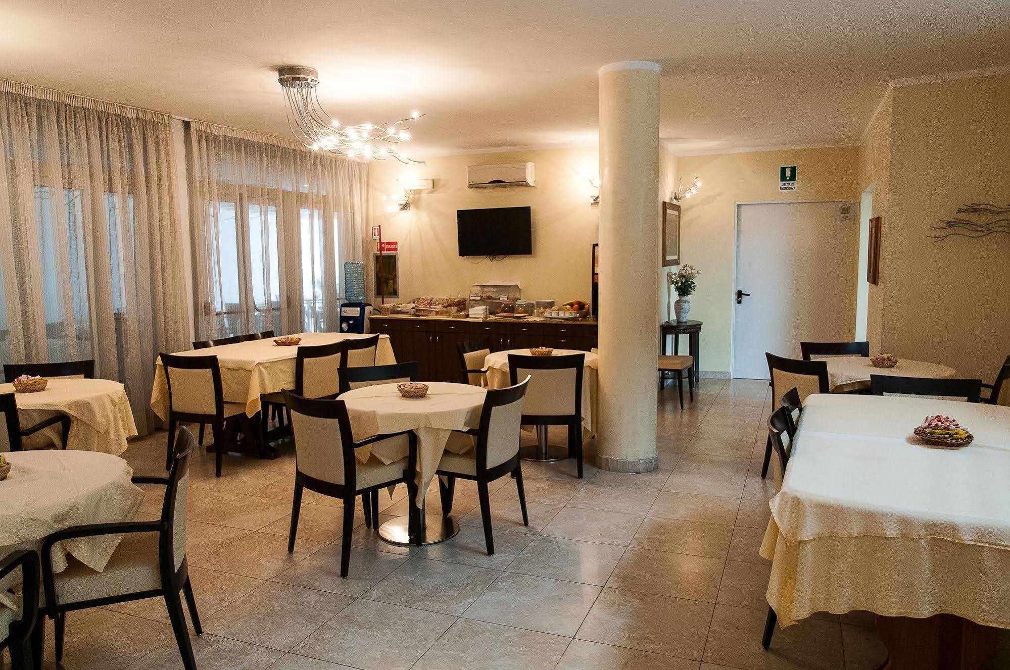 Hotel Demar 3*